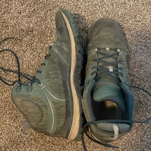 Keen Women’s 10 Hiking Boots